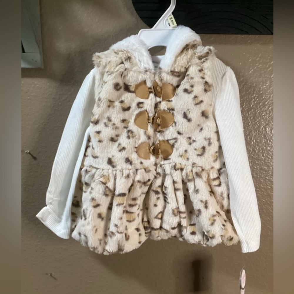 NEW LITTLE LASS Leopard Print Faux Fur Vest with White Top long Sleeves